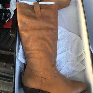NEW in box tan boots
